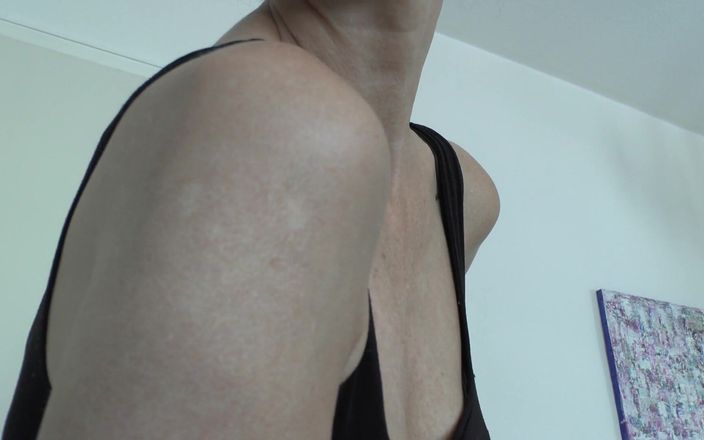 Lady Victoria Valente: Éjaculations sur le bras, Lady Victoria Valente