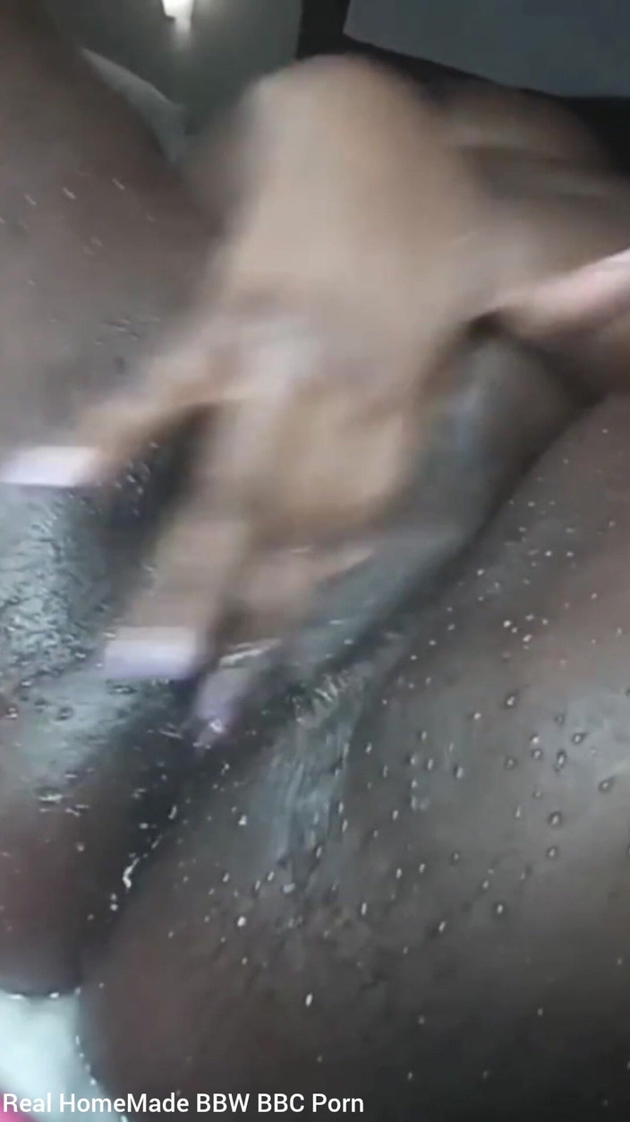 Super sexy ebony cuties: Сквиртующие трение, трахаю пальцами мою толстую киску с дилдо