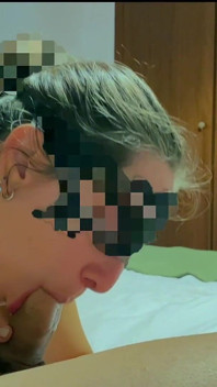 Ich esse es und dann reite ich es und es kommt am ende in meinen mund