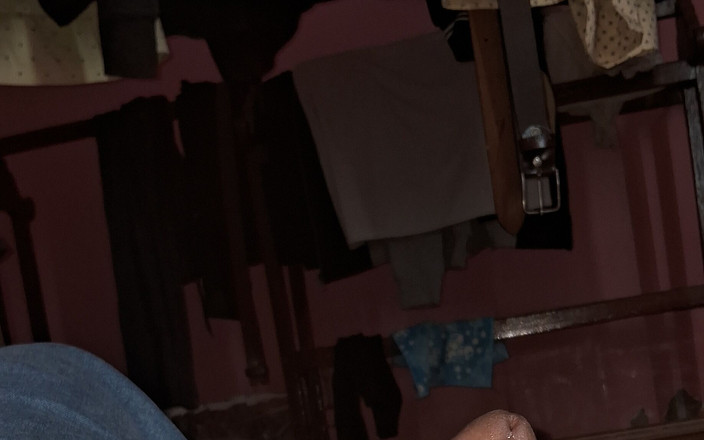 Rajveer Bhumihar: Pria desi masturbasi