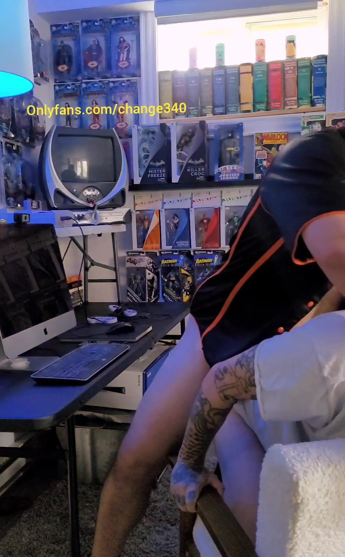 Change340: 그를 존나게 따먹고 그의 얼굴에 침을 뱉고 내가 누가 그 속으로 사정하기 직전에??