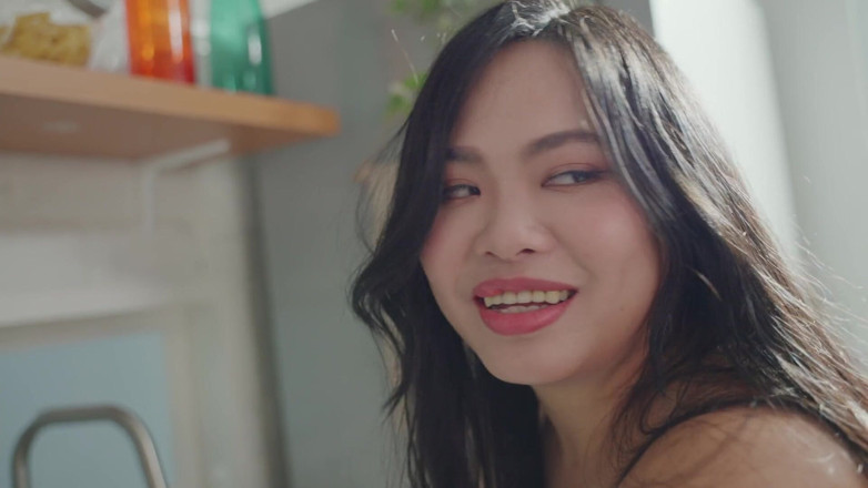 Asian Milfs n Teens: Тайська покоївка чистить мій член - збоченці мамки та тінки