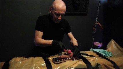 Master Drex: În latex....