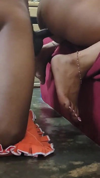 Awek Twerking panas dengan pantat besar dikongkek keras