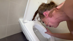 Fantom Videos: 팬텀 Ep. #17 - 앨리스 미로: Xmas 스페셜 (화장실 재미와 정액)