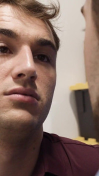 Dante Colle scambia sesso per un sacco di tasse aziendali - Nextdoorbuddies