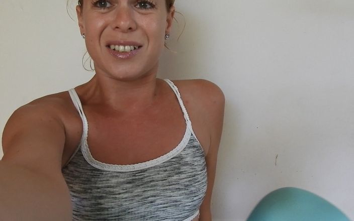 MissAnja_FH: Mint green pants molhando/desespero