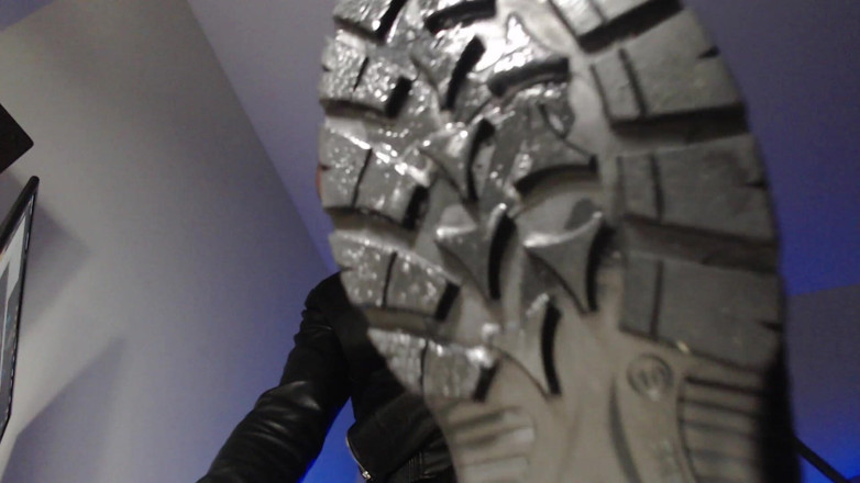 Hunky time: Leather lord sputa