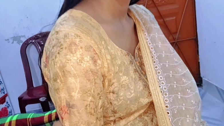 Kaleonjoybd: Tuan rumah mengongkek penyewa yang cantik