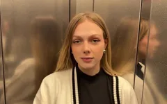 I Met a Former Classmate in the Elevator and She Jumped on My Dick