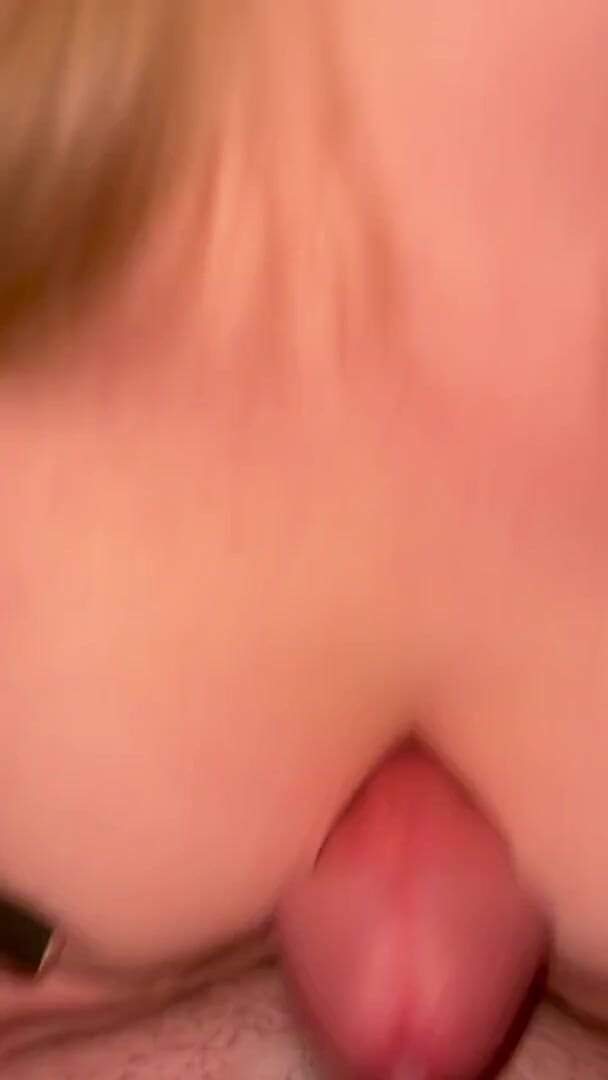 BeautfiulBJ25: Amatör fru ger sensuell avsugning med titjob sperma