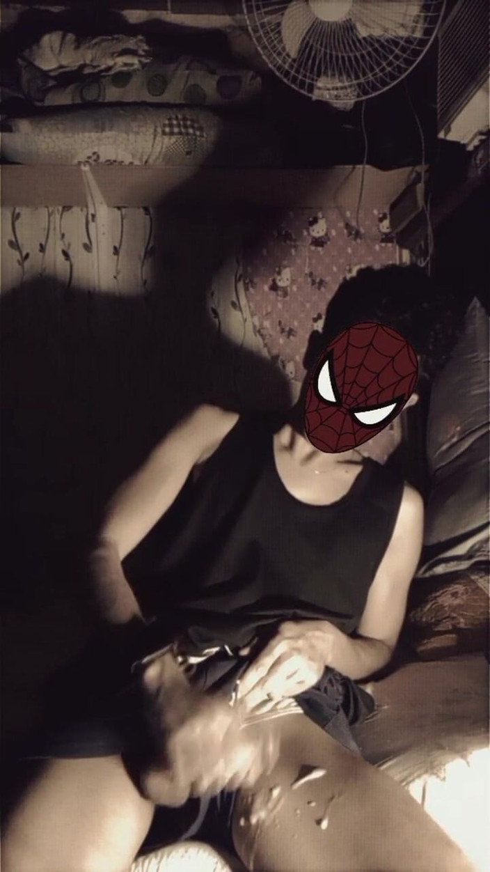 Sunflower Baby 69: 独自在房间里自慰