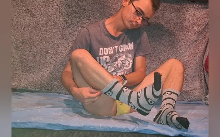 The college boy: I Was Playing with My Cock After College, Wearing Yellow...