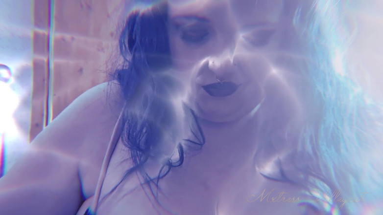 Mxtress Valleycat: Siren के लिए स्ट्रोक