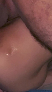 La miLF della porta accanto apre le gambe parte 4