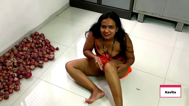 Kavita _zawazawi: India Kavita consiguió quitarse el pelo de su coño por...