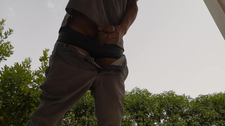 Rafael Torreano: Sigara içerken açık havada hızlı mastürbasyon