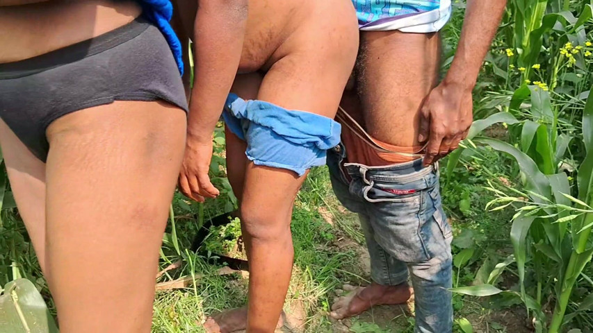 Hot Wife New Latest Three Some Sex Outdoors Sex (Desi anal)