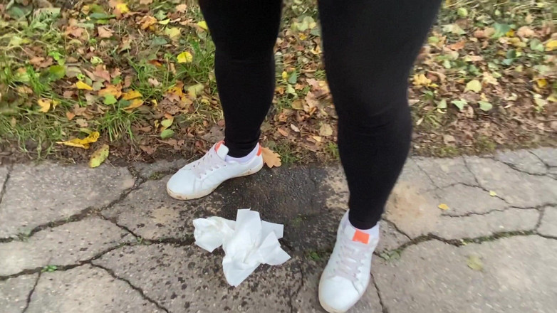 Mia XXX: Miaxxx Golden Rain