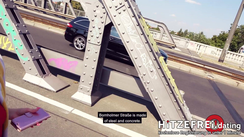 Hitzefrei: ミニhotcoreは見知らぬ人によって愚かな屋外で犯されました!