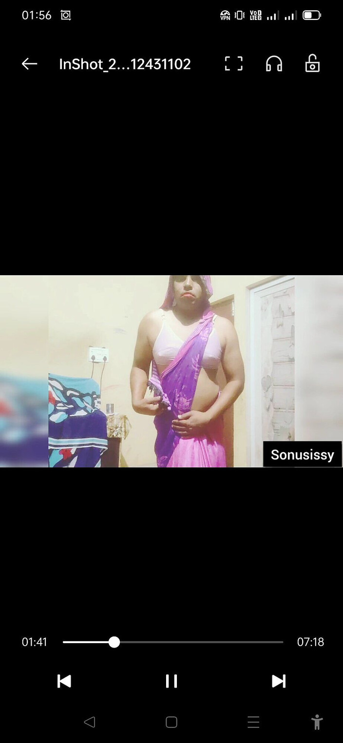 Sonusissy: Sexy indický Femboy Sonusissy Navel v Sárí