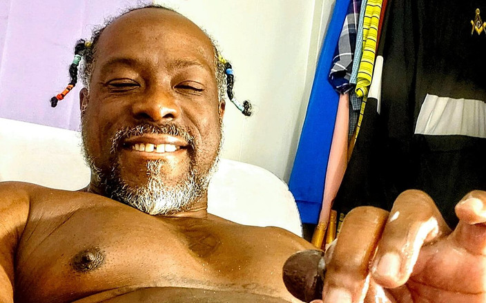 Golden flask of immortality: 3 इंच की परिधि के 7 इंच, रिब्ड और नसों में कठोर और तैयार