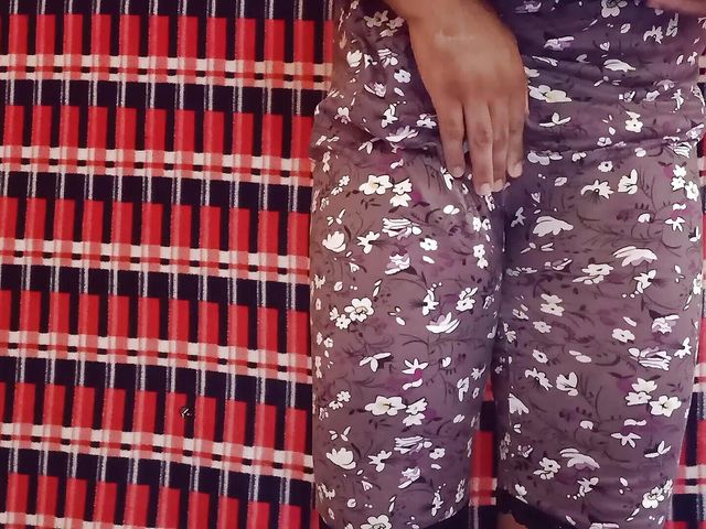 My Ass Needs a Dick. Is My Body Shape Beautiful in Girls Clothes? (Oyotwone)