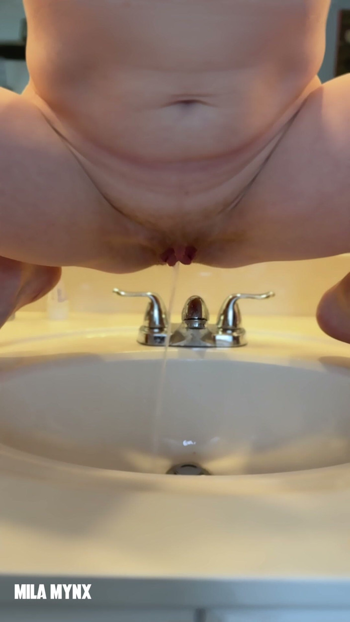 Mila Mynx: Emergency Sink Piss - Stepdaddy Says He's Drinking the Next One