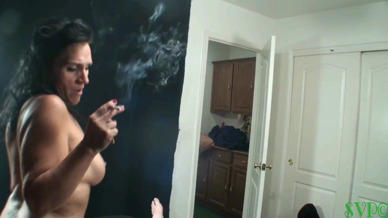 Wicked Smoking Stepmothers: Mettendo le mosse sulla mia matrigna cougar