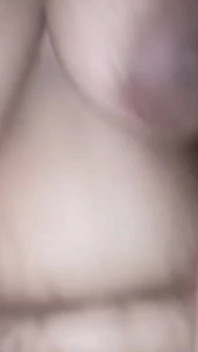 O călătorie de afaceri a luat-o razna cu secretara mea excitată țâțoasă. (îi place să se urce pe mine și să mă fută)