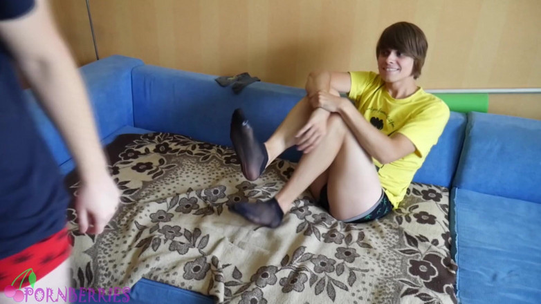 Ethan Alex: Thin, black socks blowing up balloons + footjob