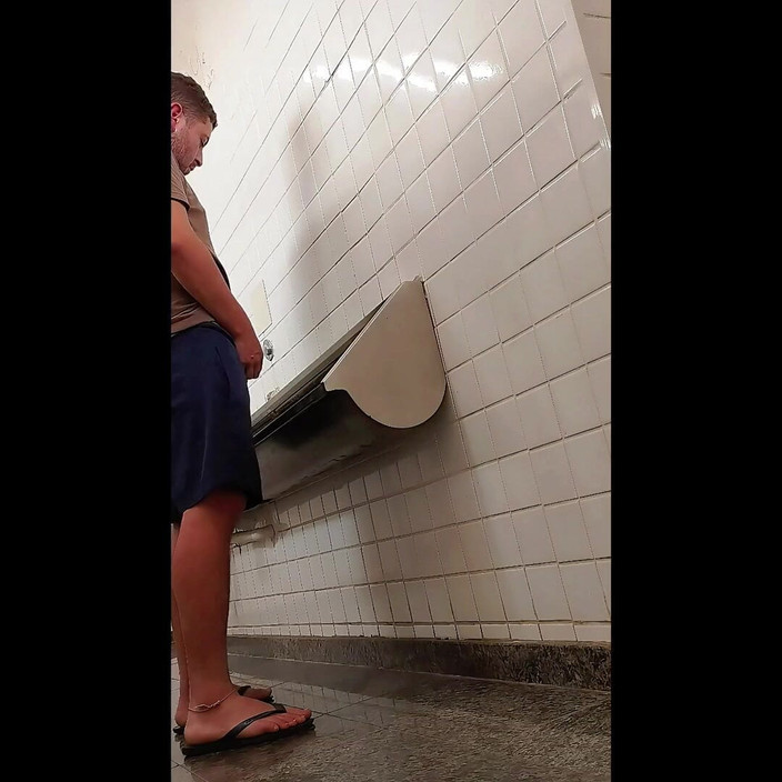 Marcosninfo: Odwiedziłem Miasto I Rozebrałem Się W Publicznej Toalecie.