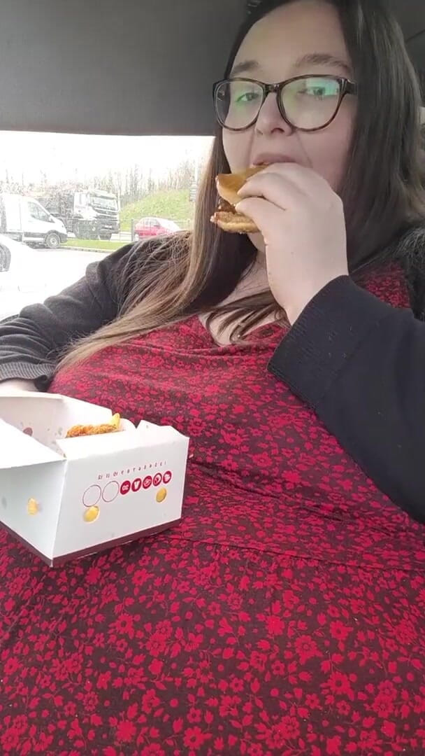 SSBBWLadyBrads: Více nádivky pro milující