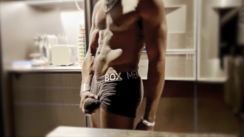 MrMagicDevil: クラブからこんな格好で帰ってきたんだ!ダンスフロアでの僕を見たらよかったのに