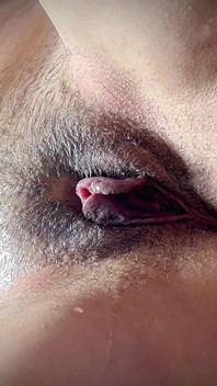 Morgendliche Masturbation eines kleinen Teenagers, während er allein zu Hause ist