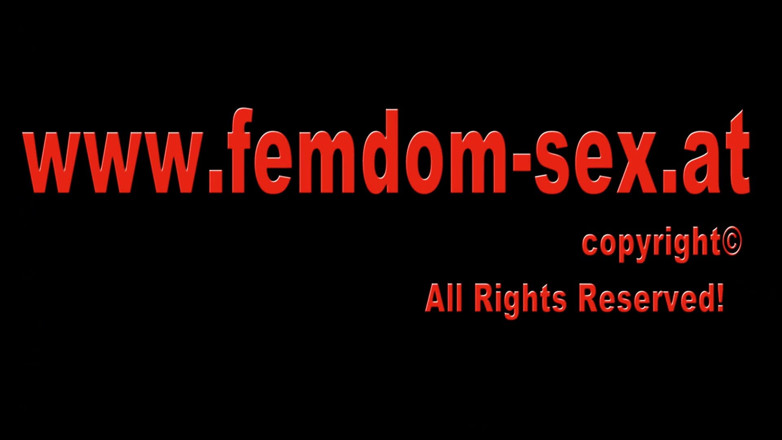 Femdom Austria: Licked while watching TV