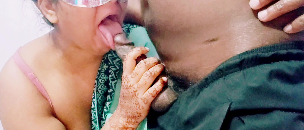 Xpriya sex: Sexy Priya Bhabhi deu boquete em Sari verde