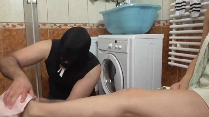 Femdom Austria: Femdom memijak hamba