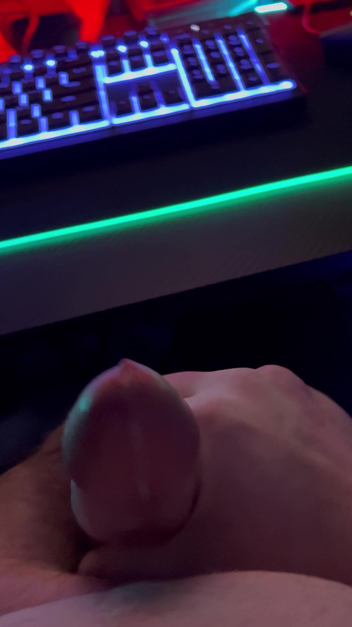 Respawn Daddy: Quick Cum Time While Jerking off
