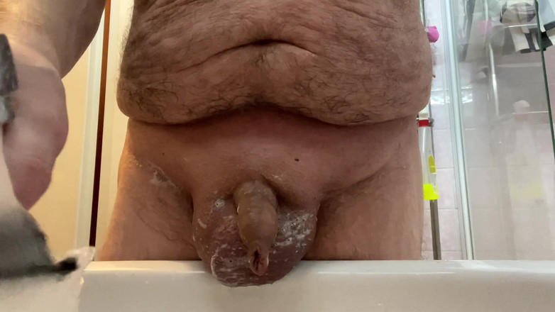 Wichskumpel: Ficar nua e raspar meu pau pequeno e bolas