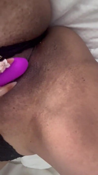 Milf latina bermain pepek solo