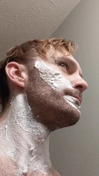 면도하고 내 자지, 공, 얼굴을 다듬어