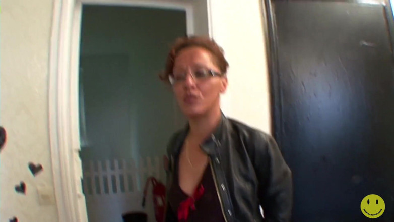 French Amateur Porn: Diese arabische MILF ist heiß