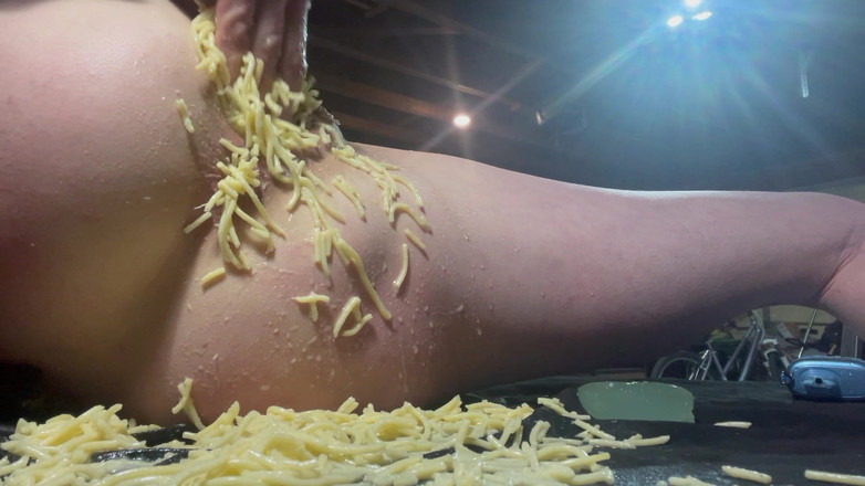 WhisperBay: 食べ物で遊ぶ