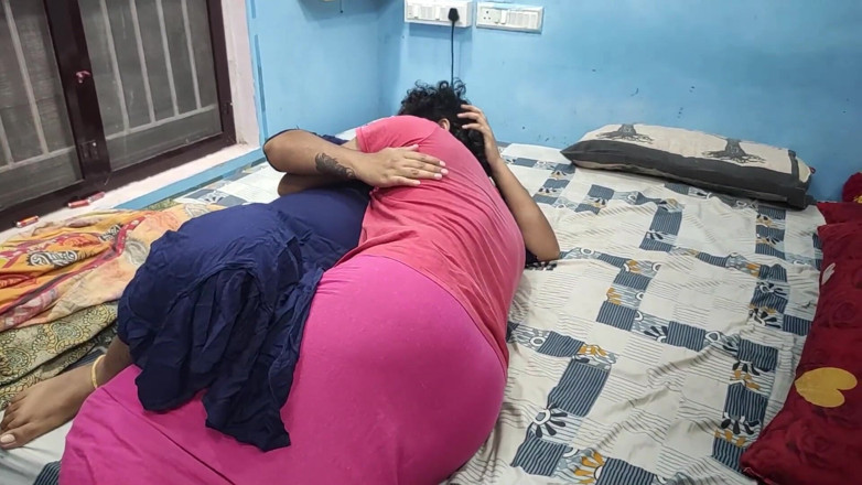 Vaishnavysharunraj: Eliminación de top azul romance caliente, loc labial, chupar y...