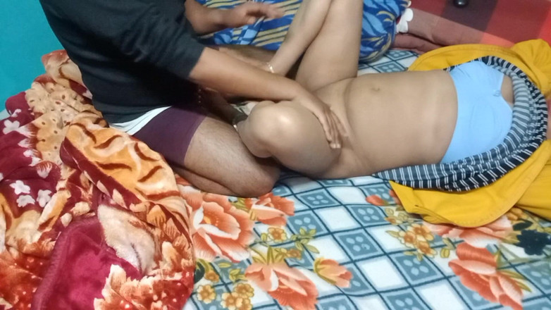 Manjushukla: Neues junges paar mit romantik.