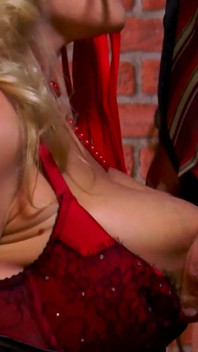 Niemiecka BDSM - blond niewolnica MILF