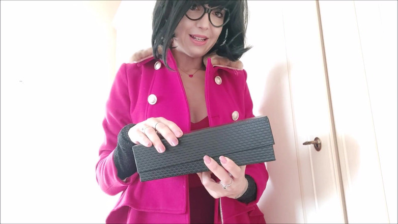 savannahamatoriale: Macecha má pro tebe velmi speciální dárek, krásný nevlastní syn