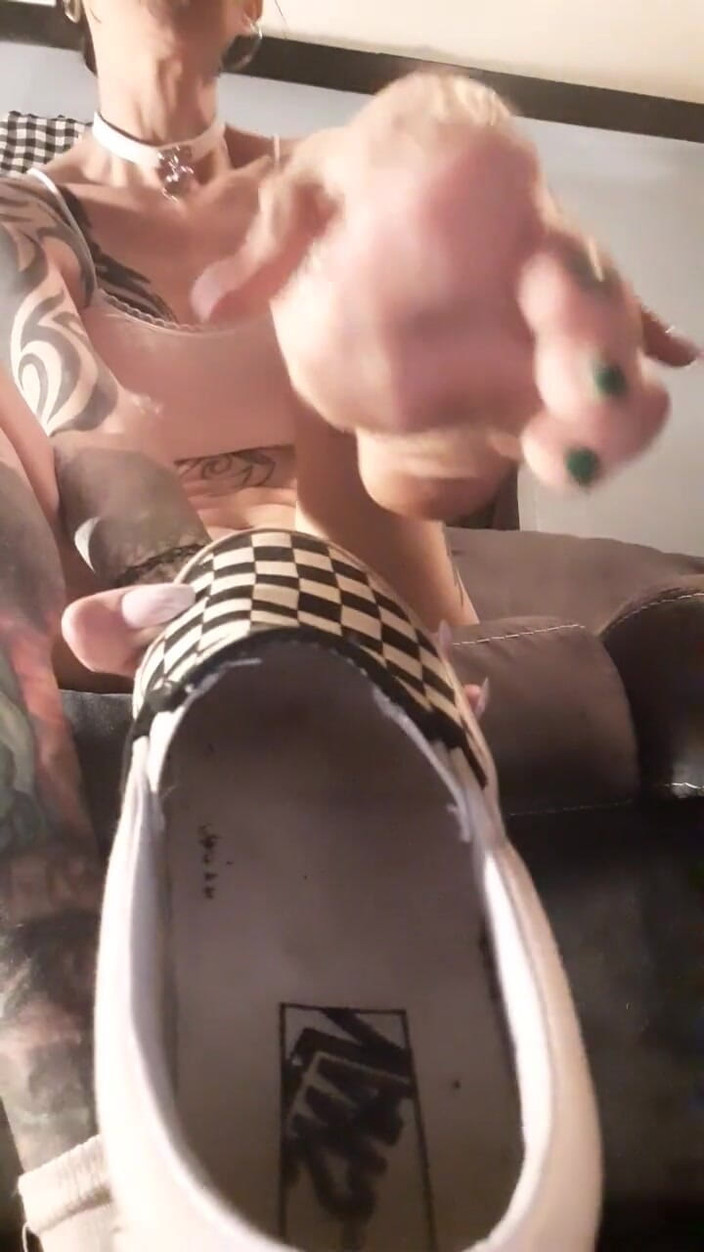 PandoraSG: Checkered Vans dominación y humillación