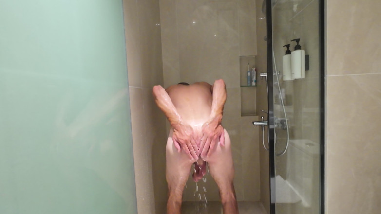 Big dick dadddy: Pervers sur moi pendant que j’ai une douche et je...